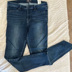 Abercrombie & Fitch Women’s Skinny Jeans
